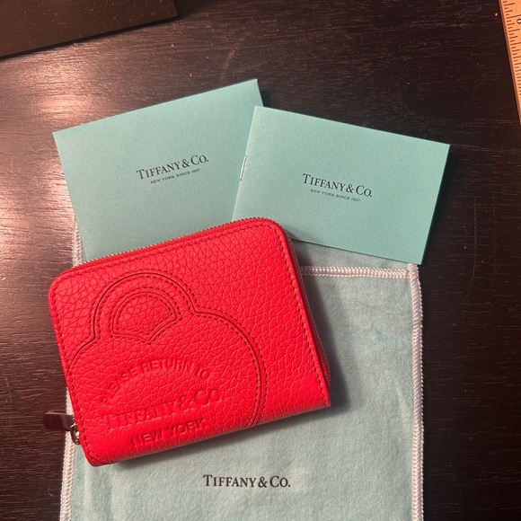 New! Tiffany & Co. “Return to Tiffany” Compact Zip Wallet - “Hibiscus” leather - Picture 11 of 14